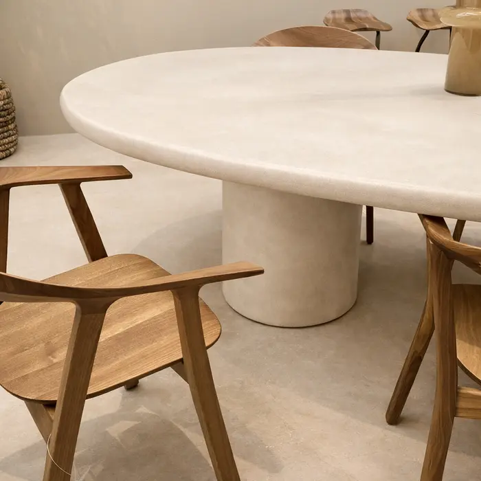 Maatwerk eettafel in microcement